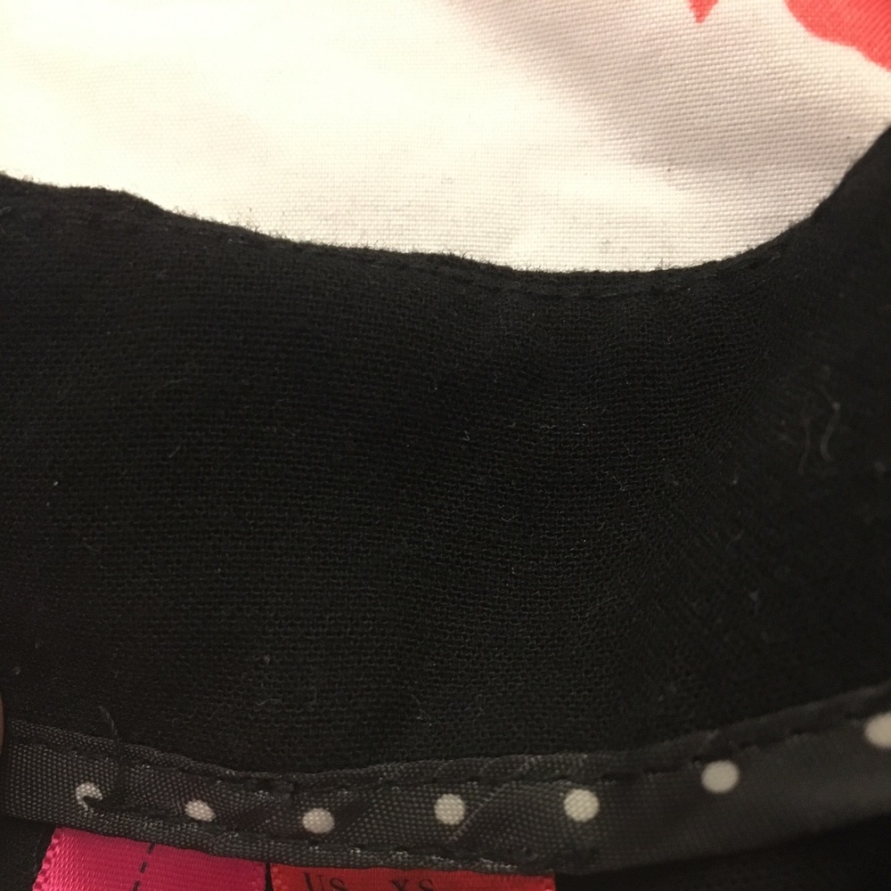 Shorts - Picture 2 of 4